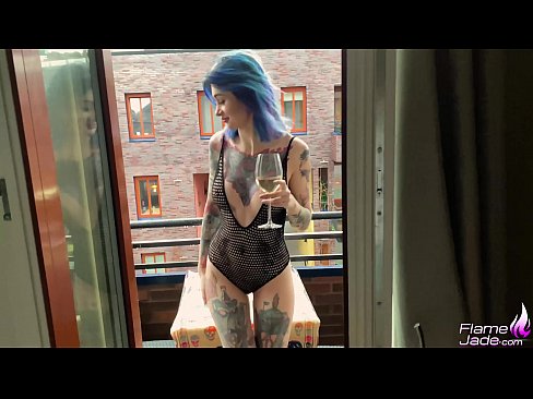 ❤️ Msichana Mkubwa Anayenyonya kwa Kugugumia na Kutombana kwa Shauku Chini ya Anga Wazi Pono ya kujitengenezea nyumbani ❌